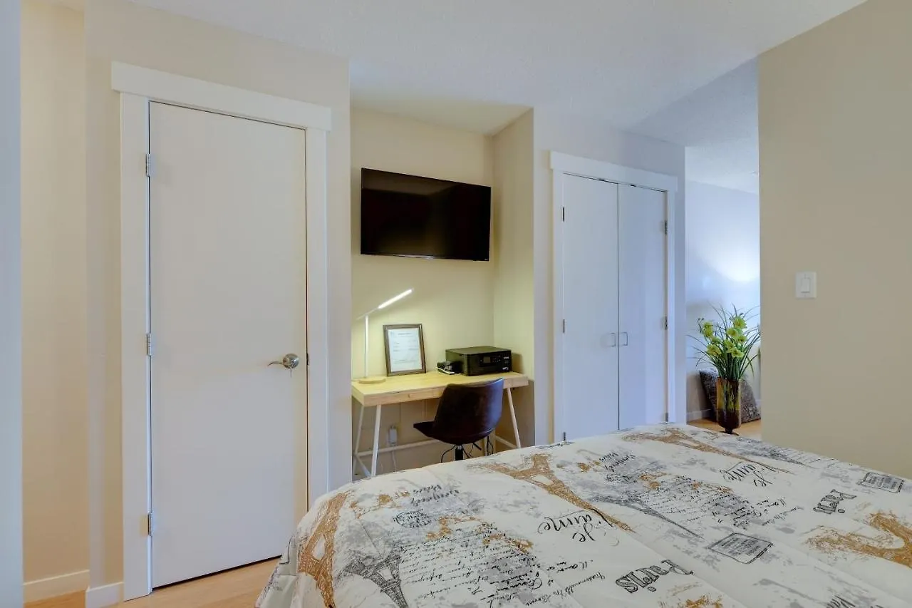 The Astoria Nook Apartment Victoria
